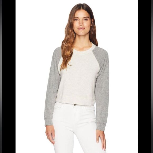 Monrow Gray and Cream Raglan Sleeve Crop sweatshirt size small EUC - Picture 1 of 6
